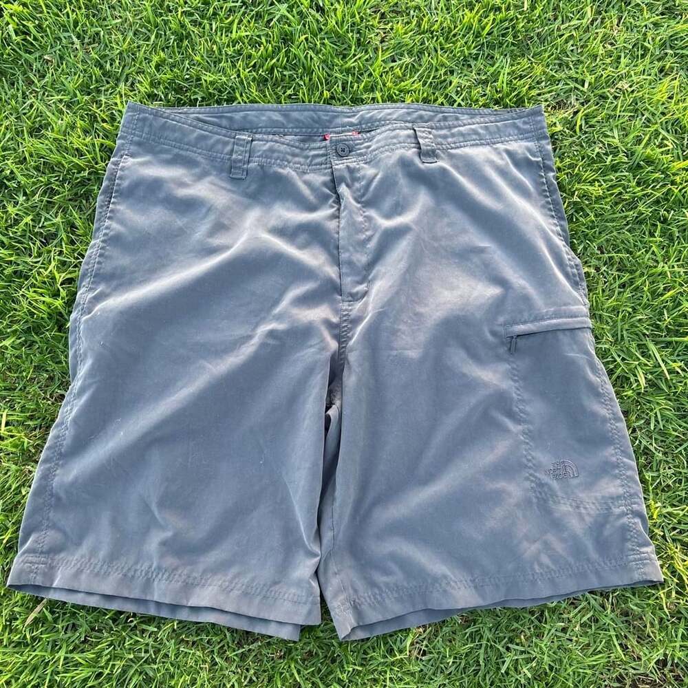 The North Face Cargo Shorts Size 40 Gray Polyester Hiking